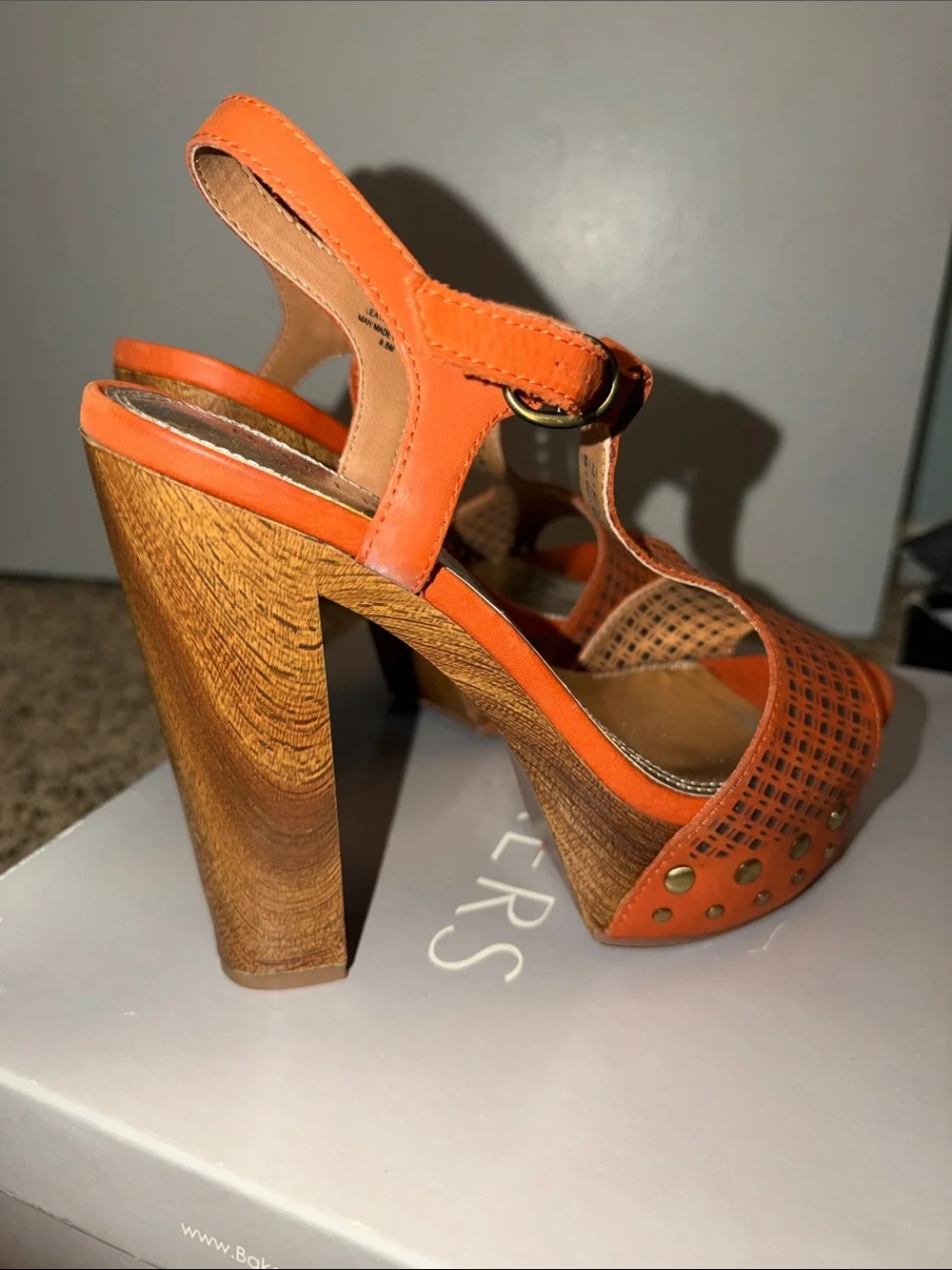 NIB Y2K Bakers Orange Nikki Laser-Cut Platform Sandals with Wood Block Heel 8.5M